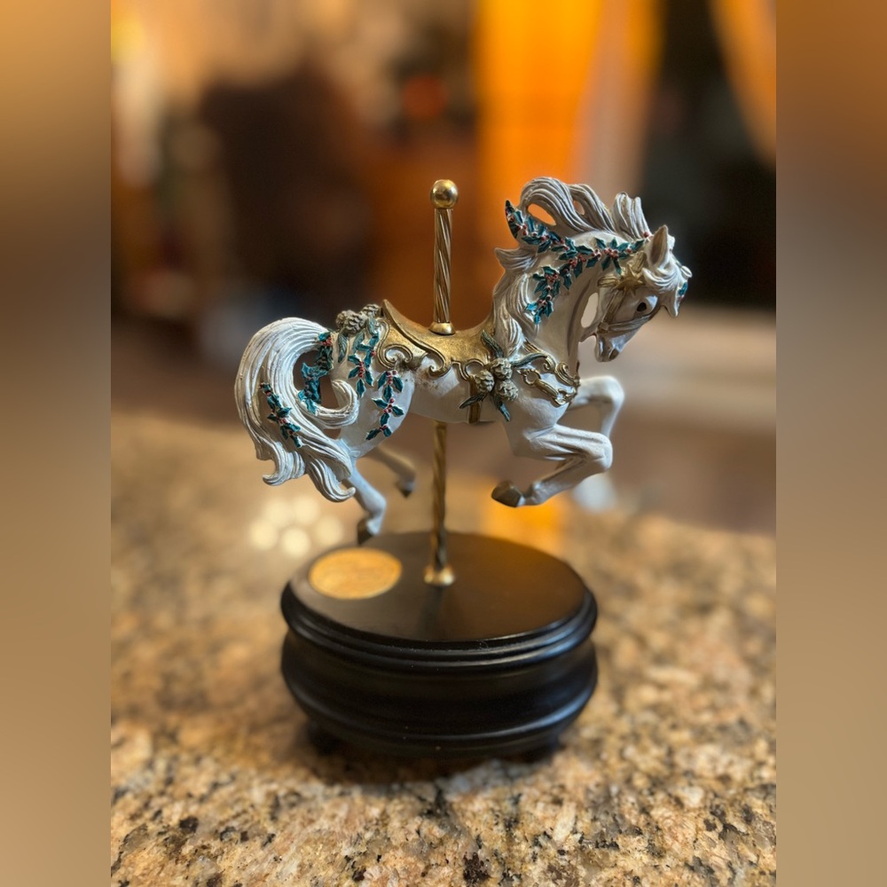 VINTAGE 1990 MUSIC BOX Carousel Horse 🎠 Figurine Statue Winter Numbered Edition
